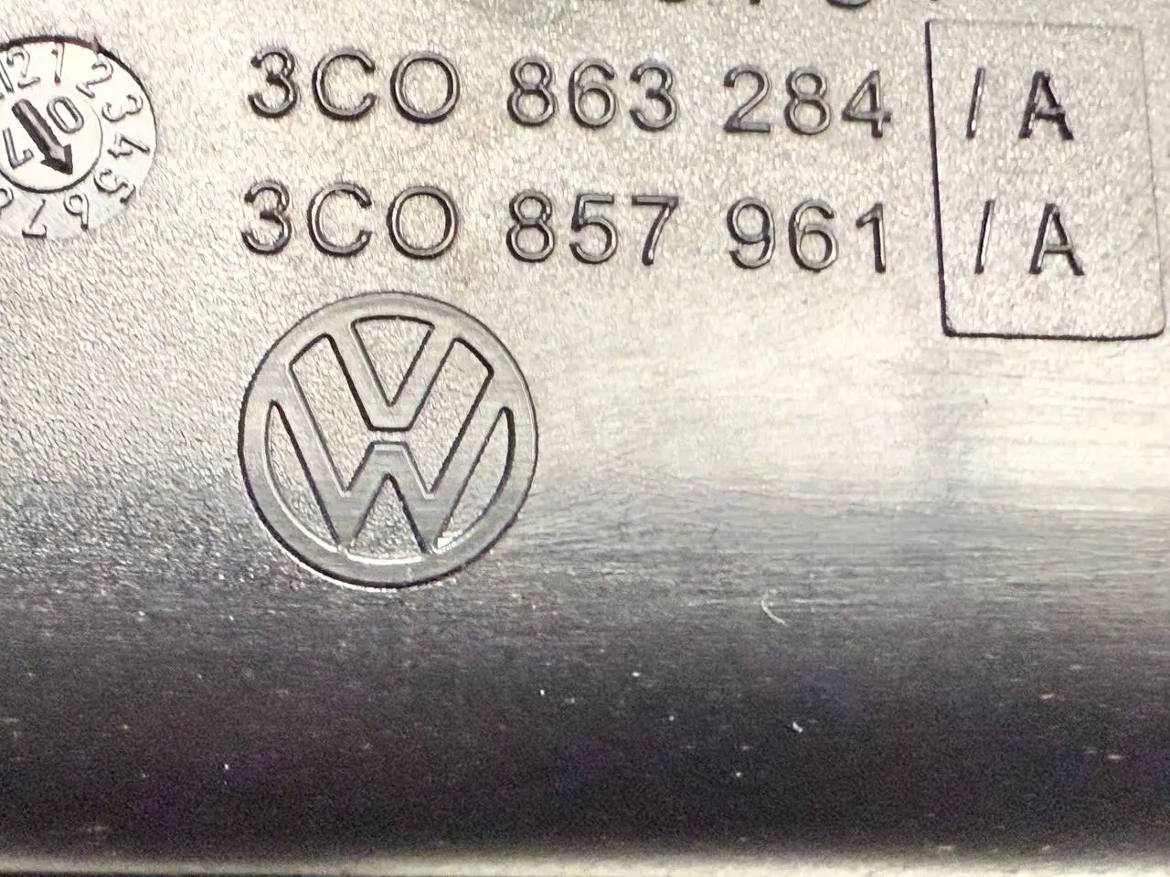 Aschenbecher Mittelkonsole Ablagefach VW Passat 3C Limo 1.9L TDI 3C0863284