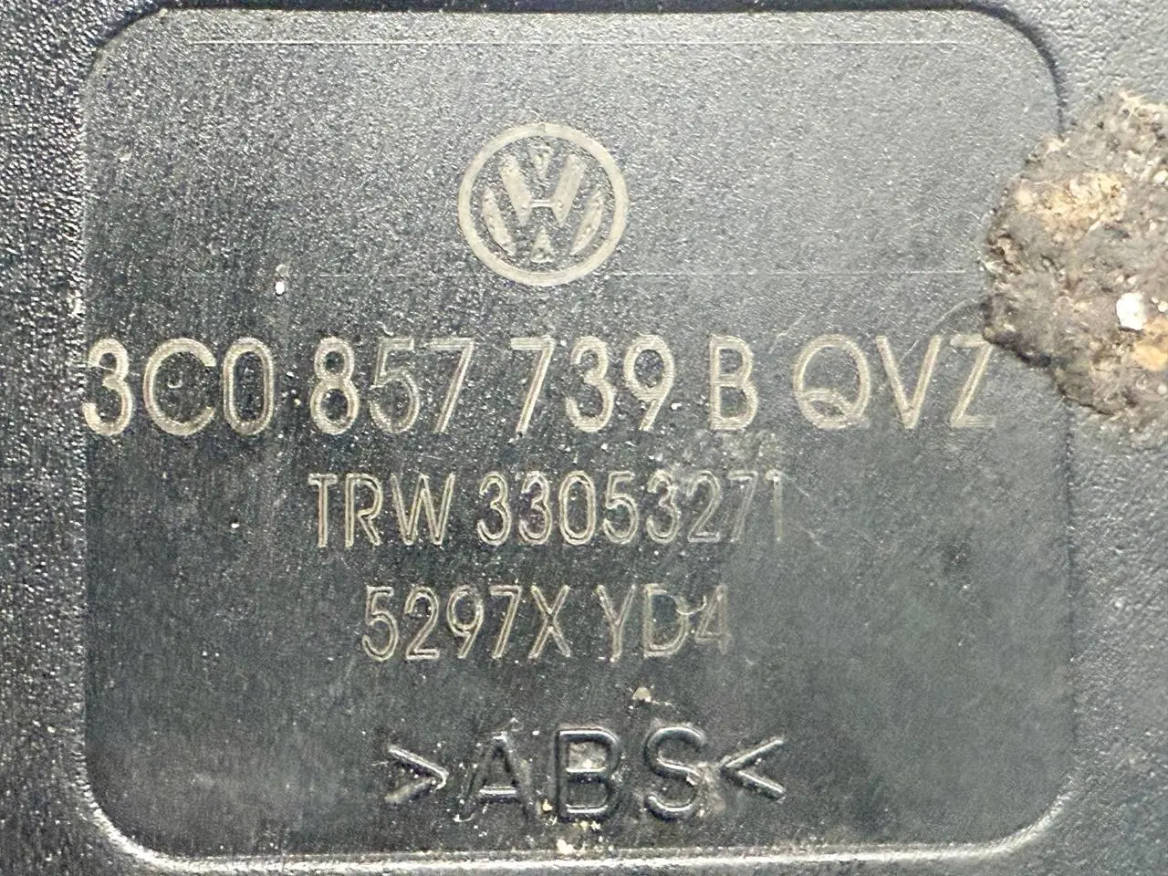 Gurtschloss Doppelgurtschloss Hinten VW Passat 3C Limo 1.9L TDI 3C0857739B