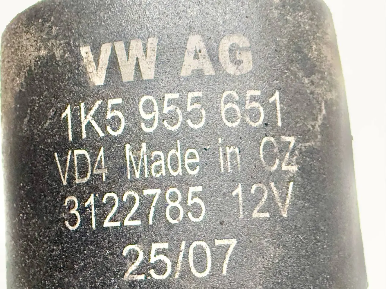Wischwasserpumpe Waschwasserpumpe Golf 5 VW Passat 3C Limo 1.9L TDI 1K5955651