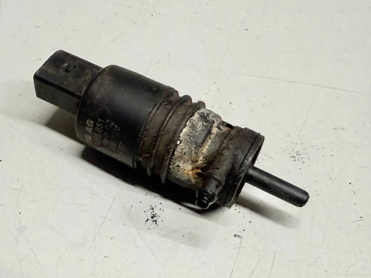 Wischwasserpumpe Waschwasserpumpe Golf 5 VW Passat 3C Limo 1.9L TDI 1K5955651