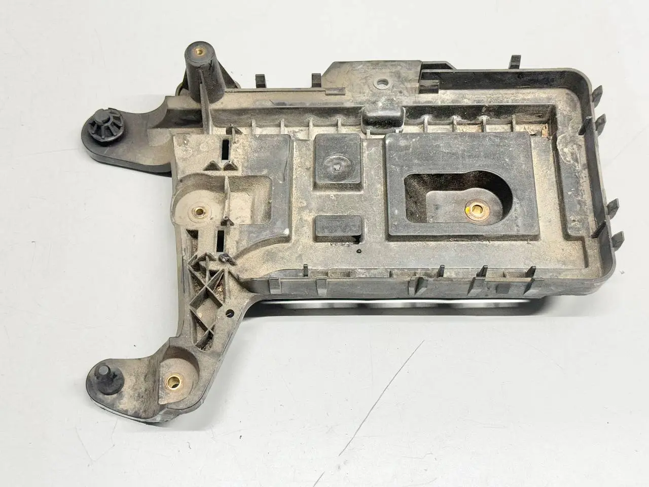 Batteriekasten Batteriehalterung Golf 5 VW Passat 3C Limo 1.9L TDI 1K0915333C