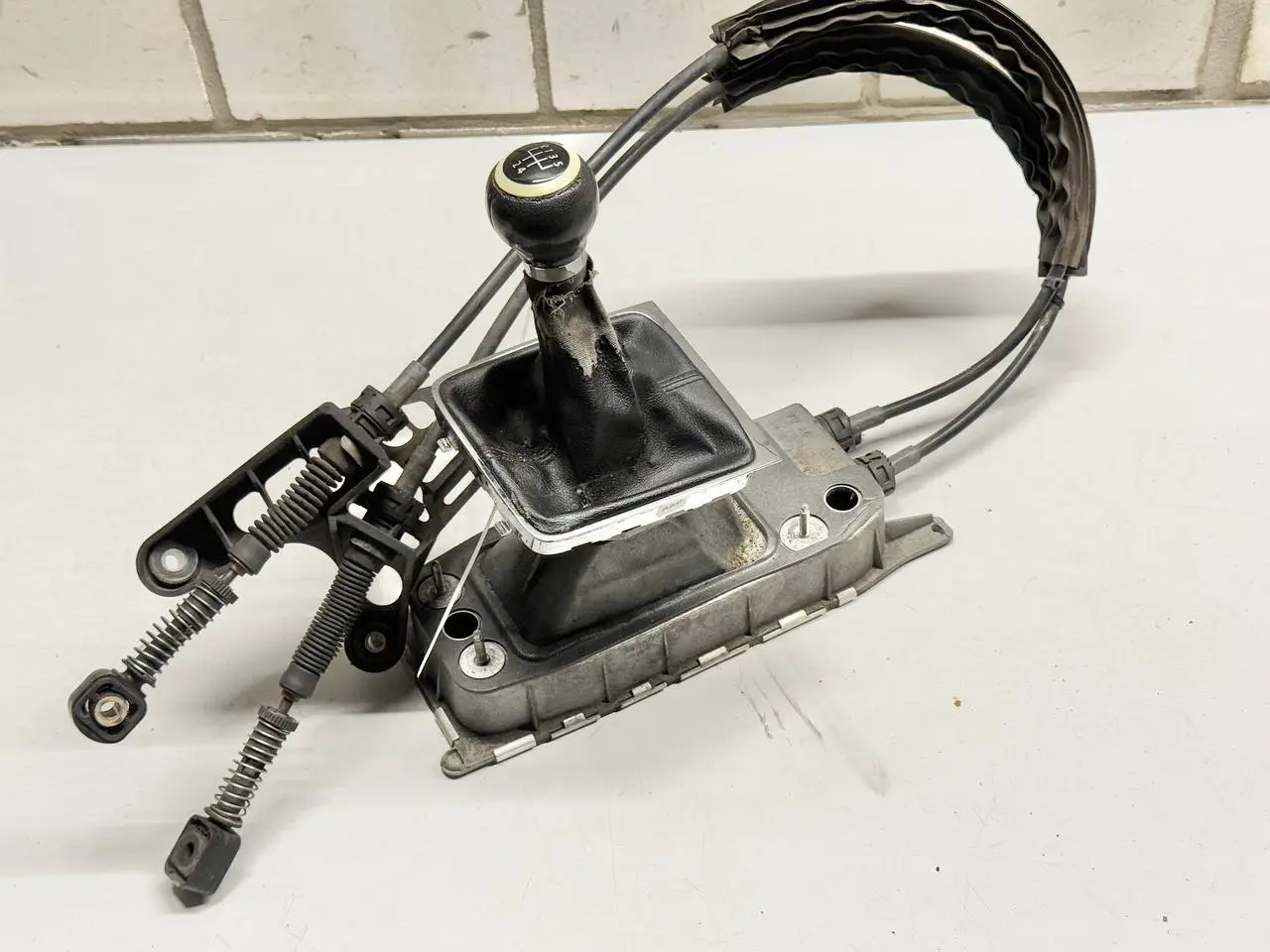 Schaltkulisse Schaltgestänge Schalthebel VW Passat 3C Limo 1.9L TDI 3C0711049L