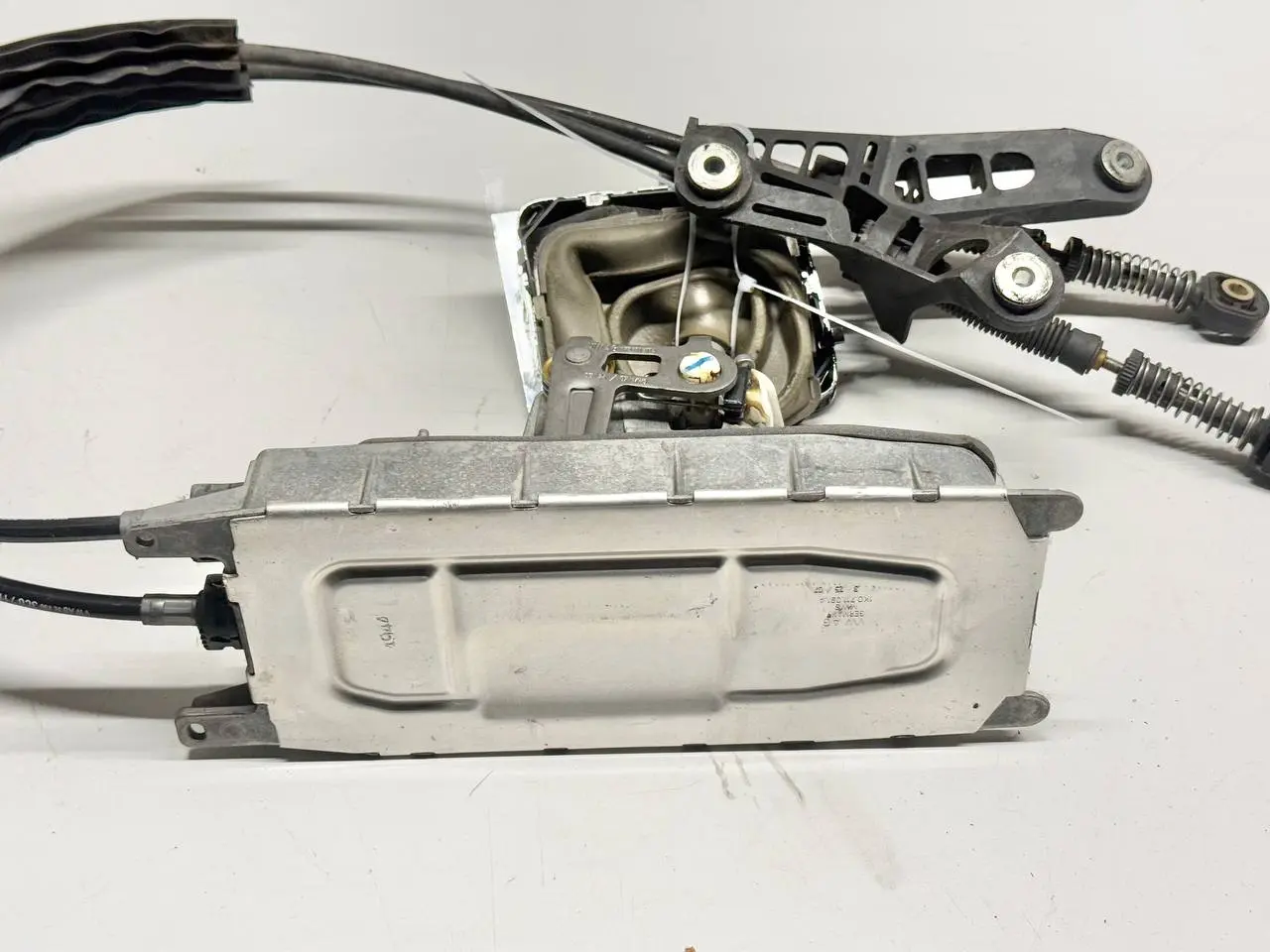Schaltkulisse Schaltgestänge Schalthebel VW Passat 3C Limo 1.9L TDI 3C0711049L