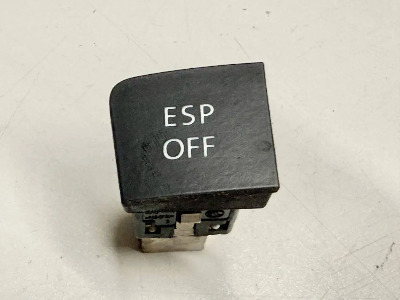 Taster ESP OFF Knopf Passat 3C Limo 1.9L VW Passat 3C Limo 1.9L TDI 3C0927117C