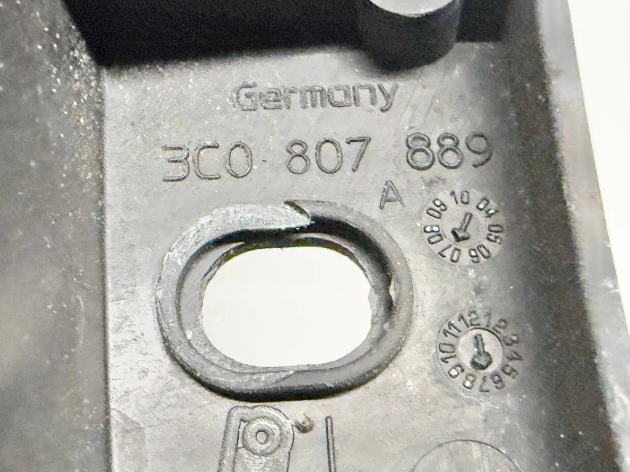 Stoßstangenhalterung Träger Vorne Links VW Passat 3C Limo 1.9L TDI 3C0807889