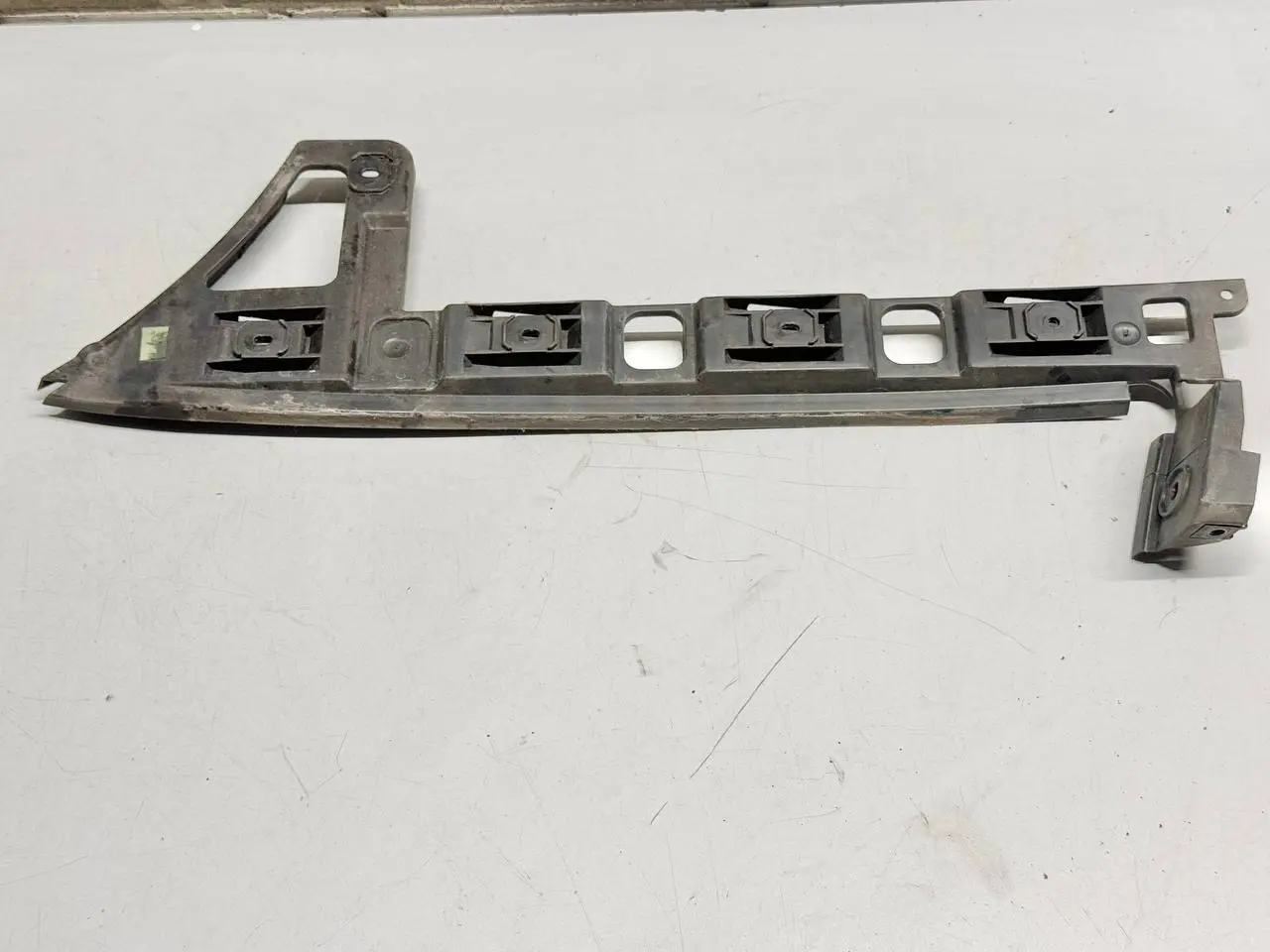 Hinterer Stoßstangenhalter links/rechts VW Passat 3C Limo 1.9L TDI 3C5807393