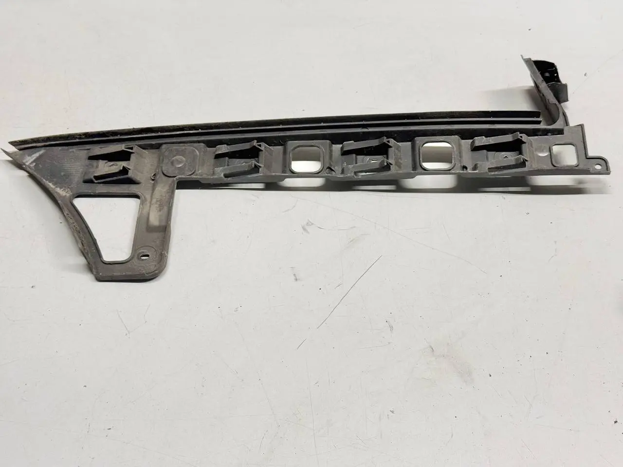 Hinterer Stoßstangenhalter links/rechts VW Passat 3C Limo 1.9L TDI 3C5807393
