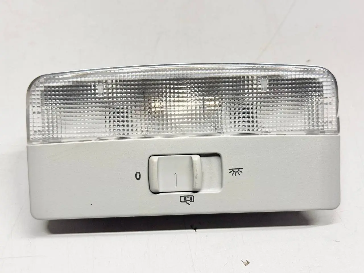 Innenleuchte Innenbeleuchtung Deckenlampe 9N VW Polo 9N1 1,2L 2002 6Q0947105F