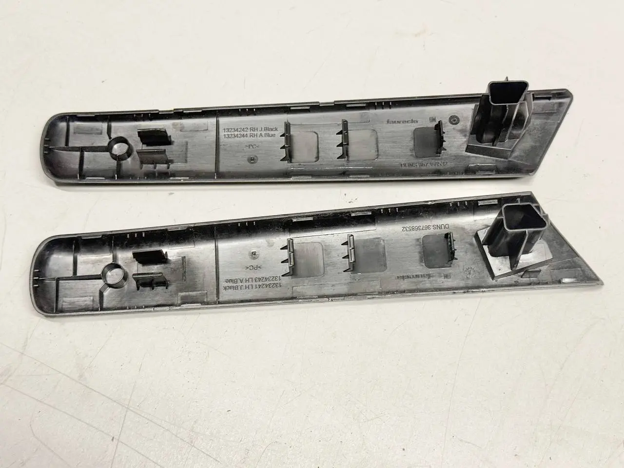 Abdeckung und Blende für Türinnengriff vorne Opel Corsa-D 1.4L 2008 13234241