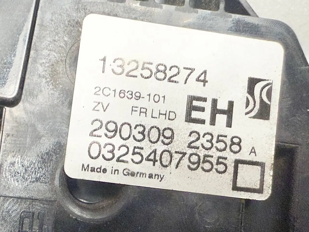 Türschloss vorne rechts für Corsa D Corsa-D Opel Corsa-D 1.4L 2008 13258274