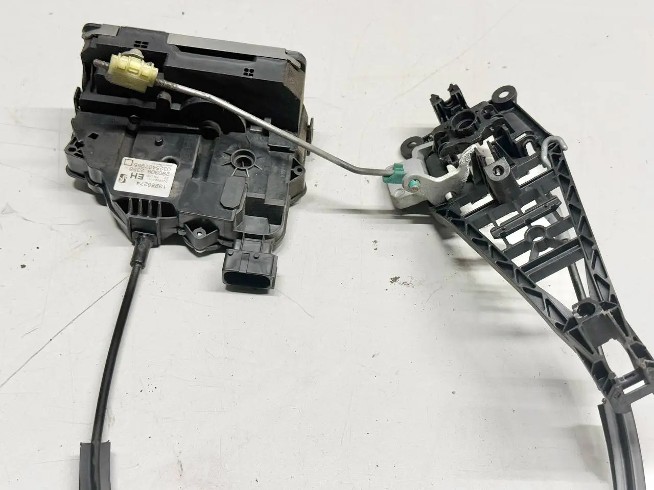 Türschloss vorne rechts für Corsa D Corsa-D Opel Corsa-D 1.4L 2008 13258274