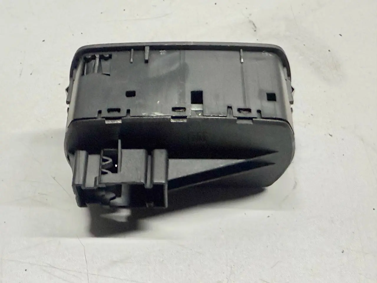Fensterheber Schalter elektrisch vorne links Opel Corsa-D 1.4L 2008 13258521