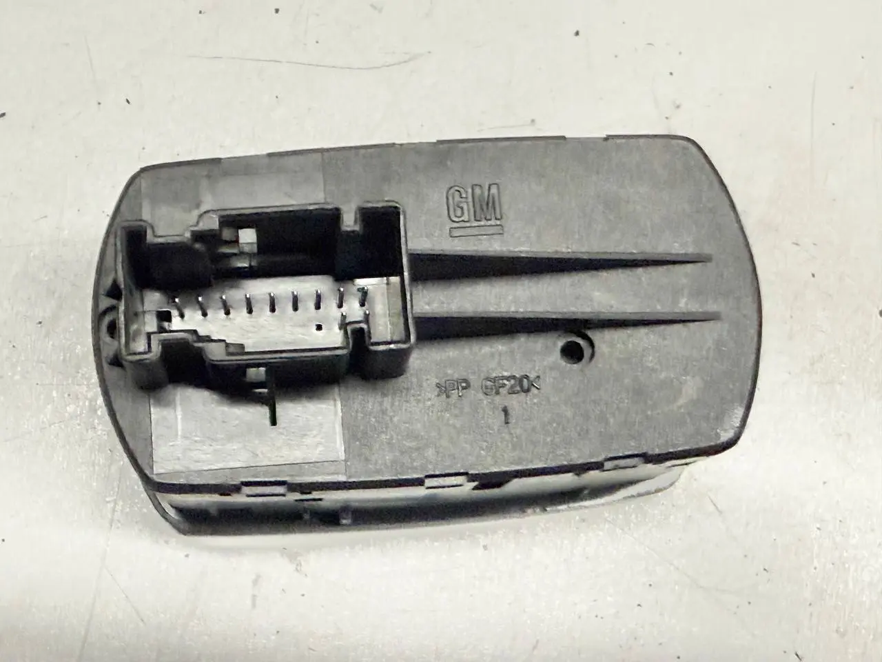 Fensterheber Schalter elektrisch vorne links Opel Corsa-D 1.4L 2008 13258521