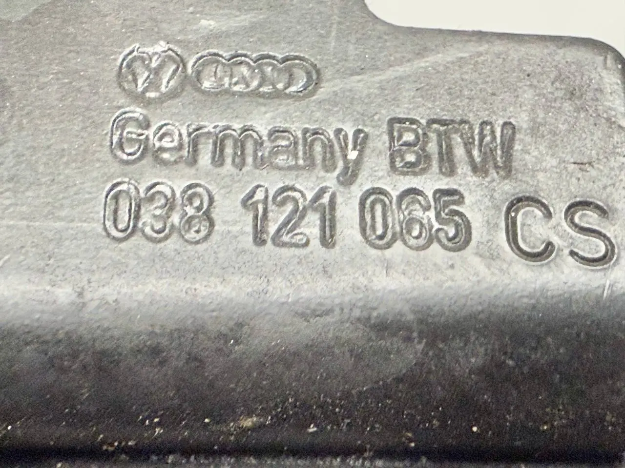 Kühlwasserrohr Kühlerschlauch SKODA Fabia 6Y5 1.4 2001 Kombi 038121065CS