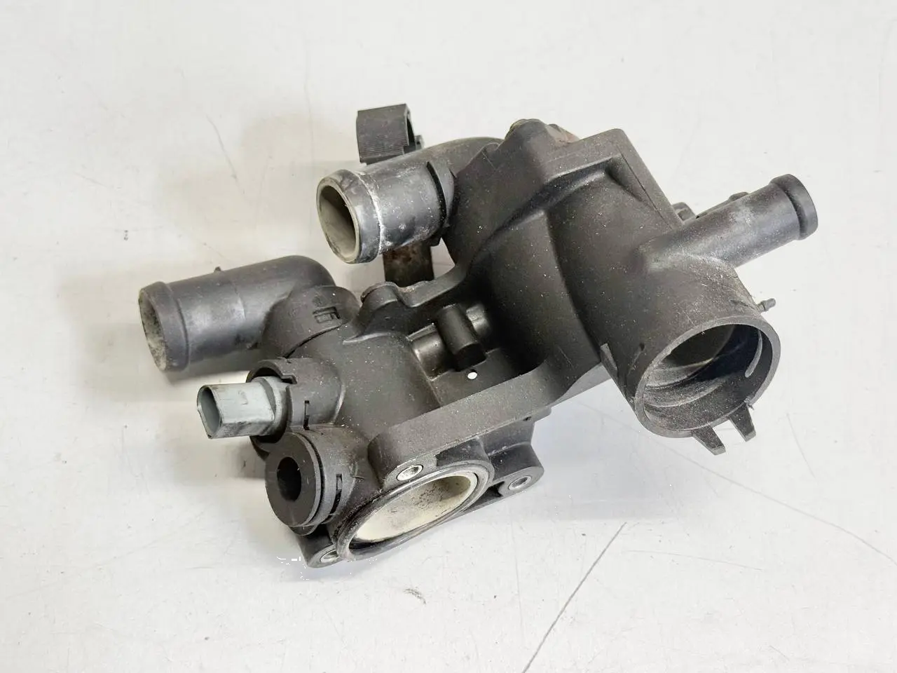 Thermostatgehäuse Kühlwassergehäuse SKODA Fabia 6Y5 1.4 2001 Kombi 032121111AP