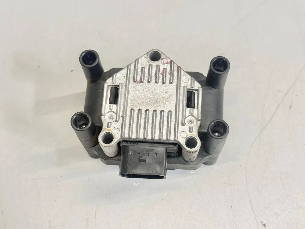 Zündspule Zündmodul Zündkasten Golf 4 SKODA Fabia 6Y5 1.4 2001 Kombi 0040100022