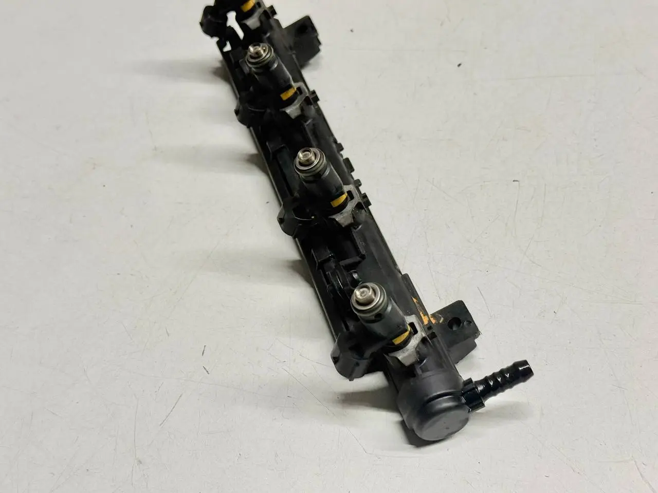 Kraftstoffverteiler SKODA Roomster/Fabia 5J0 1.4 2010 836133319BT