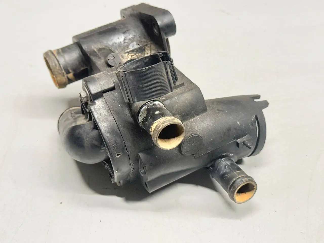 Thermostatgehäuse SKODA Roomster/Fabia 5J0 1.4 2010 032121111CG