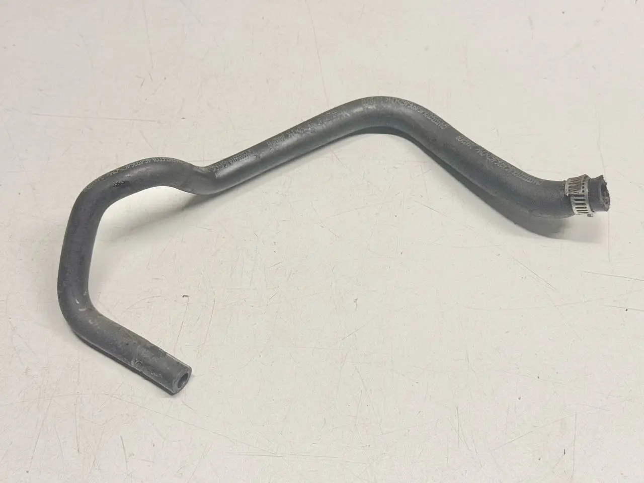 Entlüftungsschlauch Motorlüftung Schlauch Rohr Opel Corsa-D 1.4L 2008 55556031