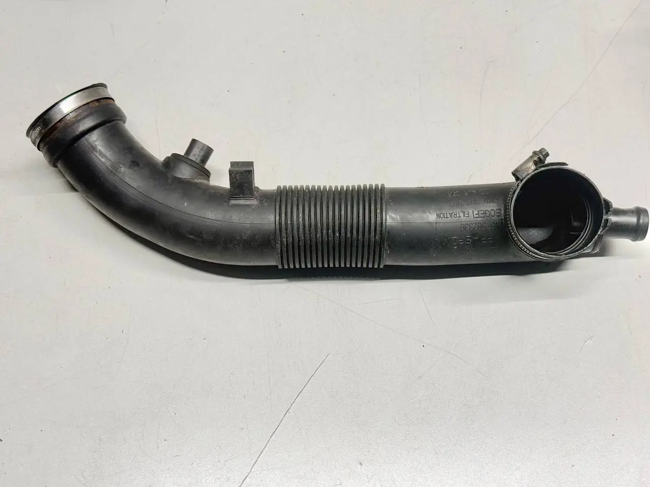 Ansaugrohr Ladeluftrohr Luftschlauch Corsa-D Opel Corsa-D 1.4L 2008 55557181