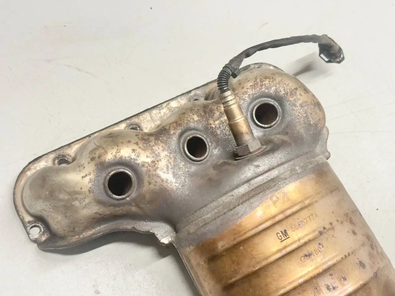 Auspuffkrümmer mit Katalysator Corsa D Astra Opel Corsa-D 1.4L 2008 55567774