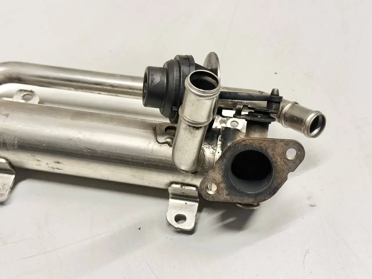 Abgaskühler AGR Kühler Abgasrückführung 5 VW Passat 3C Limo 1.9L TDI 03G131512S