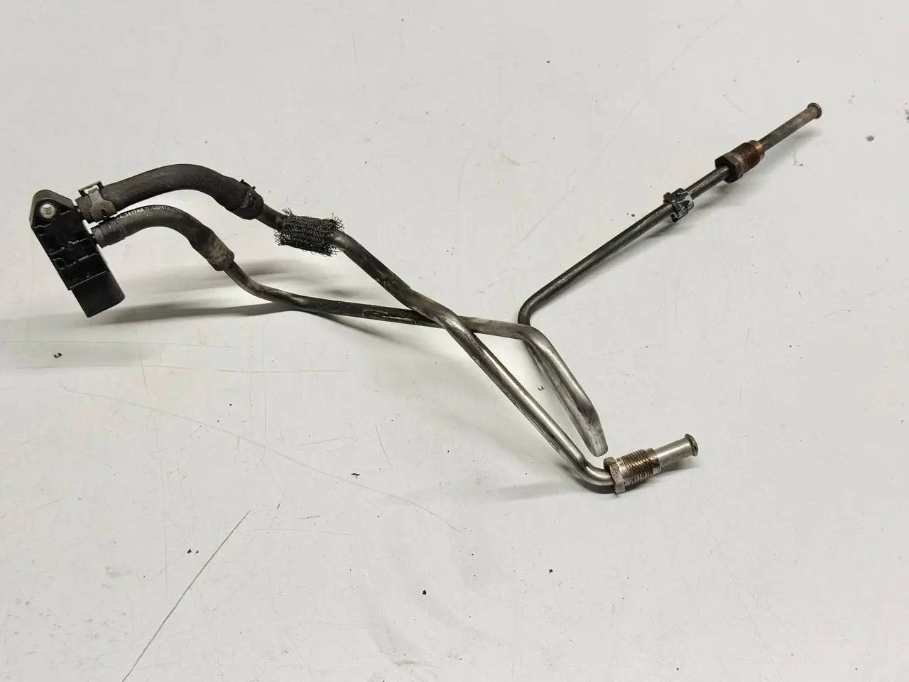 Differenzdrucksensor Abgasdrucksensor VW Passat 3C Limo 1.9L TDI 076906051A