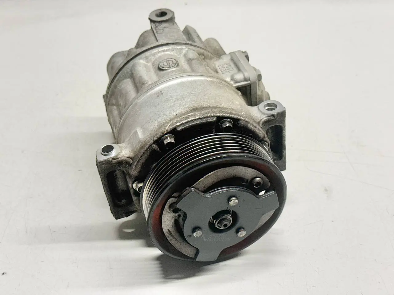 Klimakompressor Kompressor Klimaanlage VW Passat 3C Limo 1.9L TDI 1K0820859F