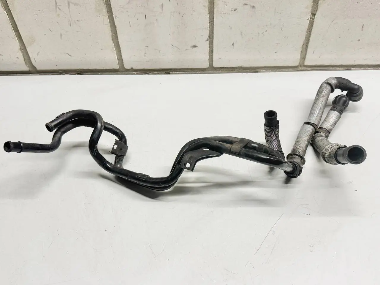 Kühlmittelschlauch Kühlerschlauch Golf VW Passat 3C Limo 1.9L TDI 1K0121156