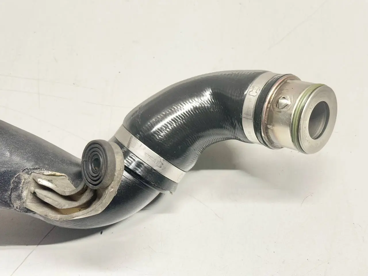 Ladeluftschlauch Druckrohr Turboschlauch VW Passat 3C Limo 1.9L TDI 3C0145840H