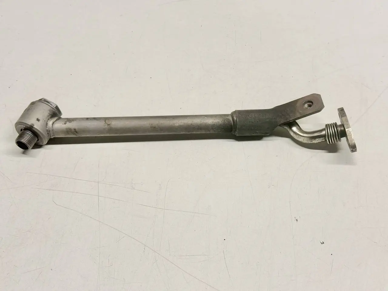 Turbinenschmierrohr Schmierleitung Golf VW Passat 3C Limo 1.9L TDI 036145736F