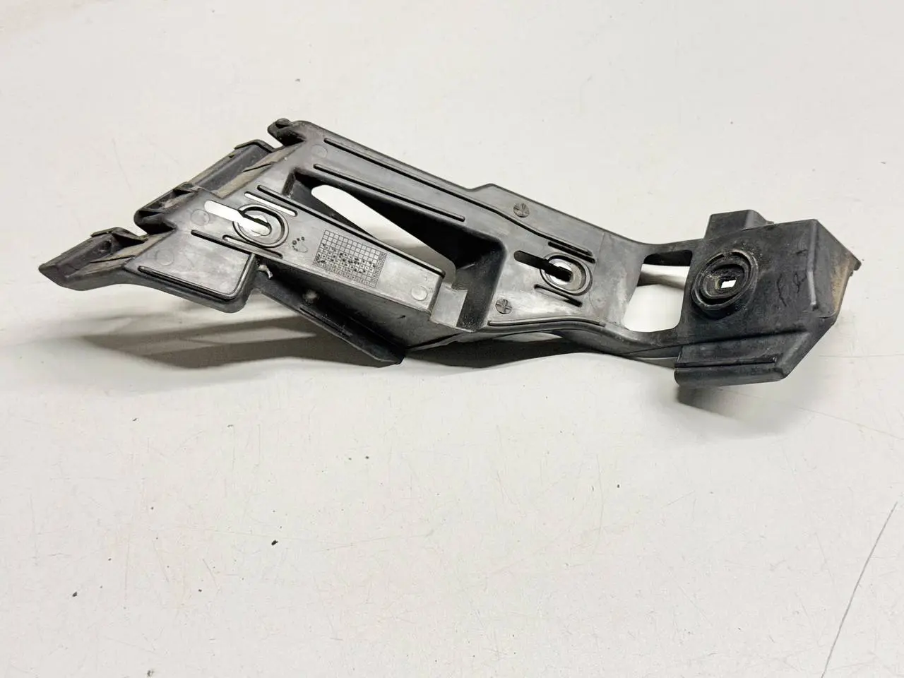 Stoßstangenführung Halterung Golf V 5 VW Golf V 5 2007 1K1 1.4L TSI 1K6807394
