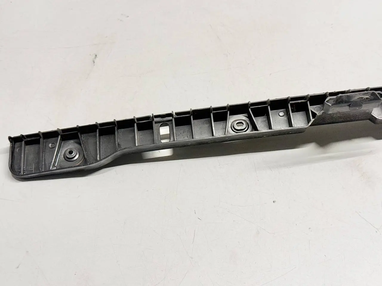 Stoßstangenhalter Führung hinten Mitte VW Golf V 5 2007 1K1 1.4L TSI 1K6807863