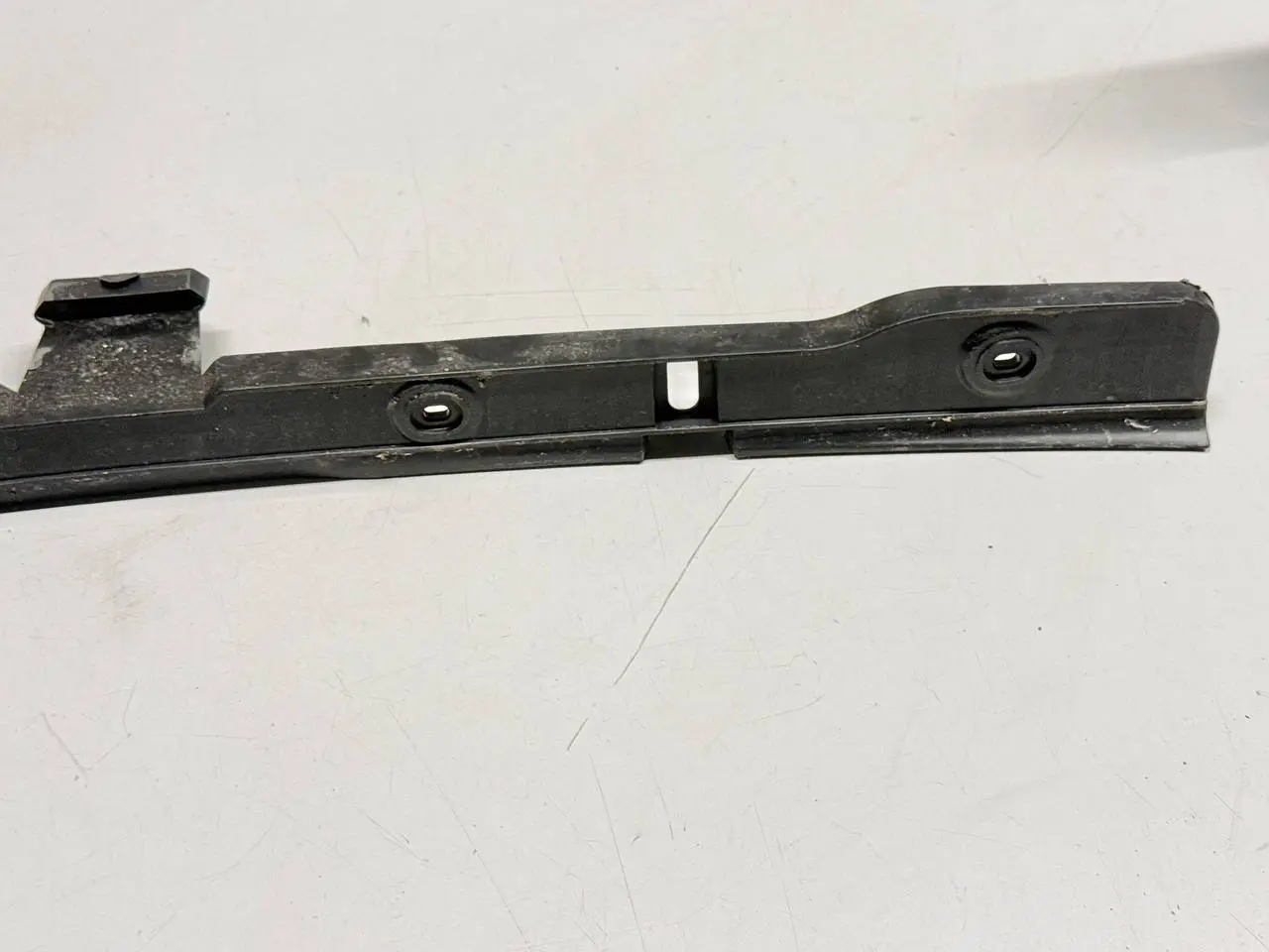 Stoßstangenhalter Führung hinten Mitte VW Golf V 5 2007 1K1 1.4L TSI 1K6807863