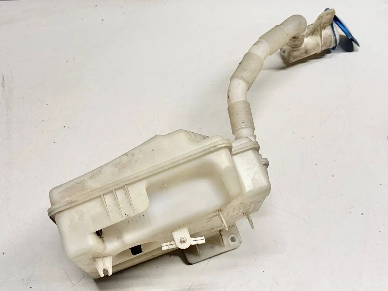 Wischwasserbehälter, Behälter Golf V 5 VW Golf V 5 2007 1K1 1.4L TSI 1K0955453Q