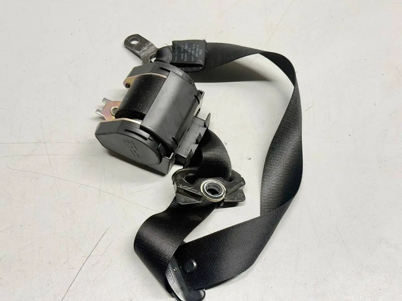 Sicherheitsgurt Anschnallgurt vorne Links BMW 320I E46 AV11 Limo 2004 8207955