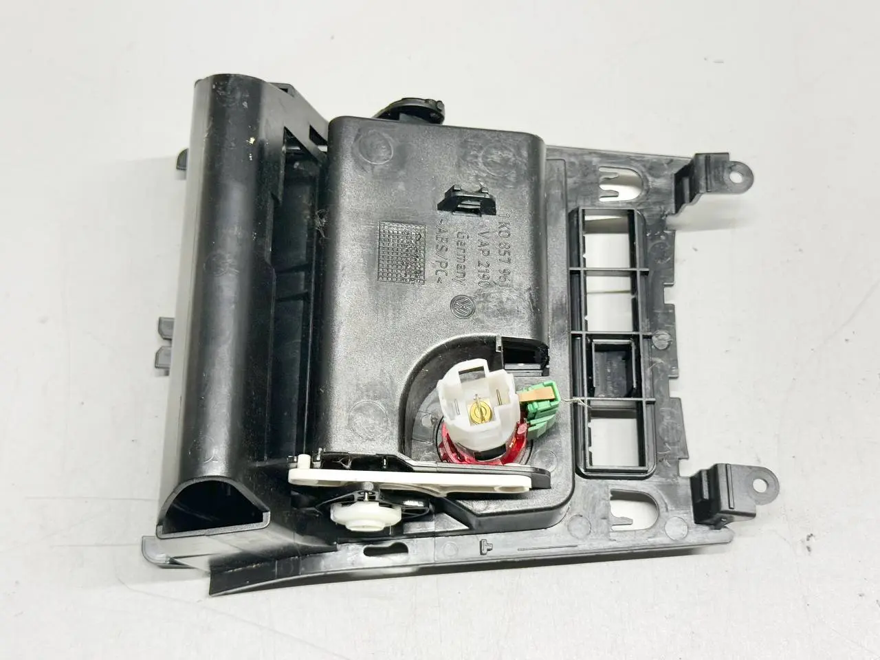 Aschenbecher Ablagefach Staufach für V VW Golf V 5 2007 1K1 1.4L TSI 1K0857961