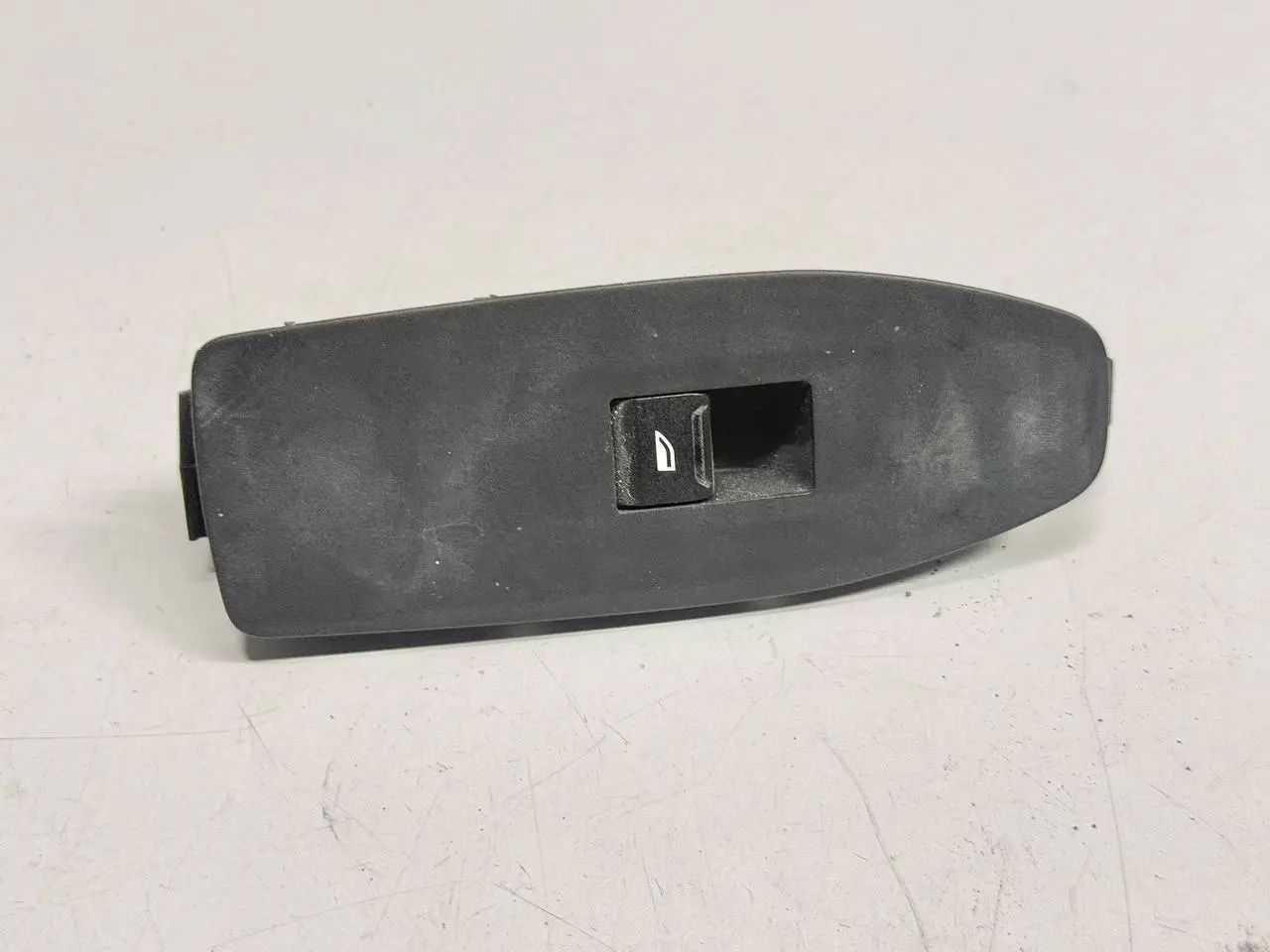 Fensterheber Schalter Bedieneinheit Tuer vorne BMW 116i E81 E87 2009 9423240