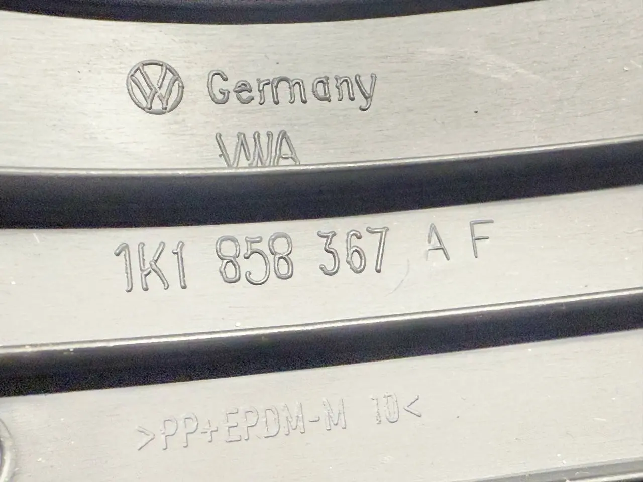 Ablagekasten links für V 5 Golf V 5 VW Golf V 5 2007 1K1 1.4L TSI 1K1858367AF