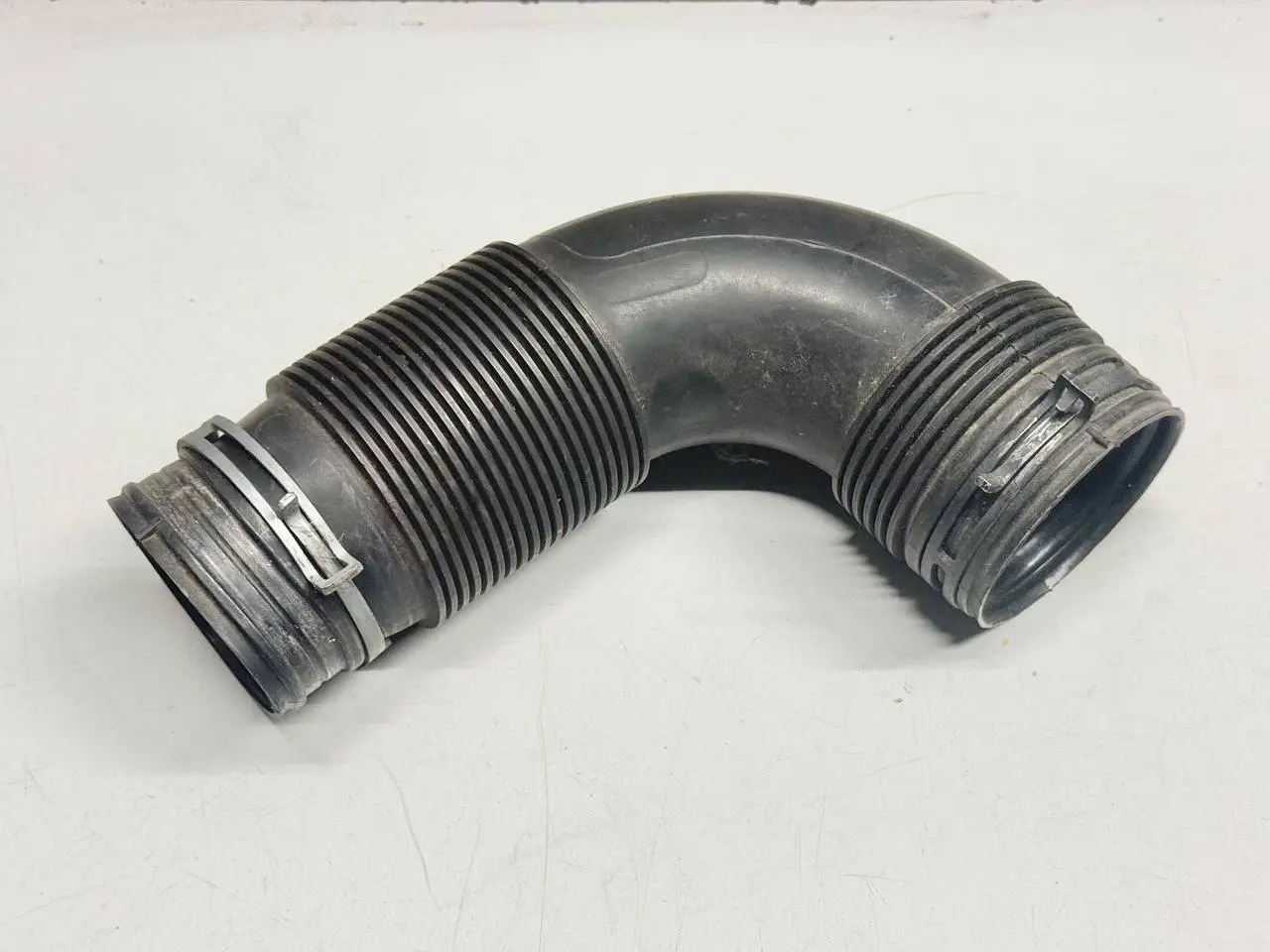 Ansaugschlauch Turbo Ladeluftschlauch VW Golf V 5 2007 1K1 1.4L TSI 1K0129684T