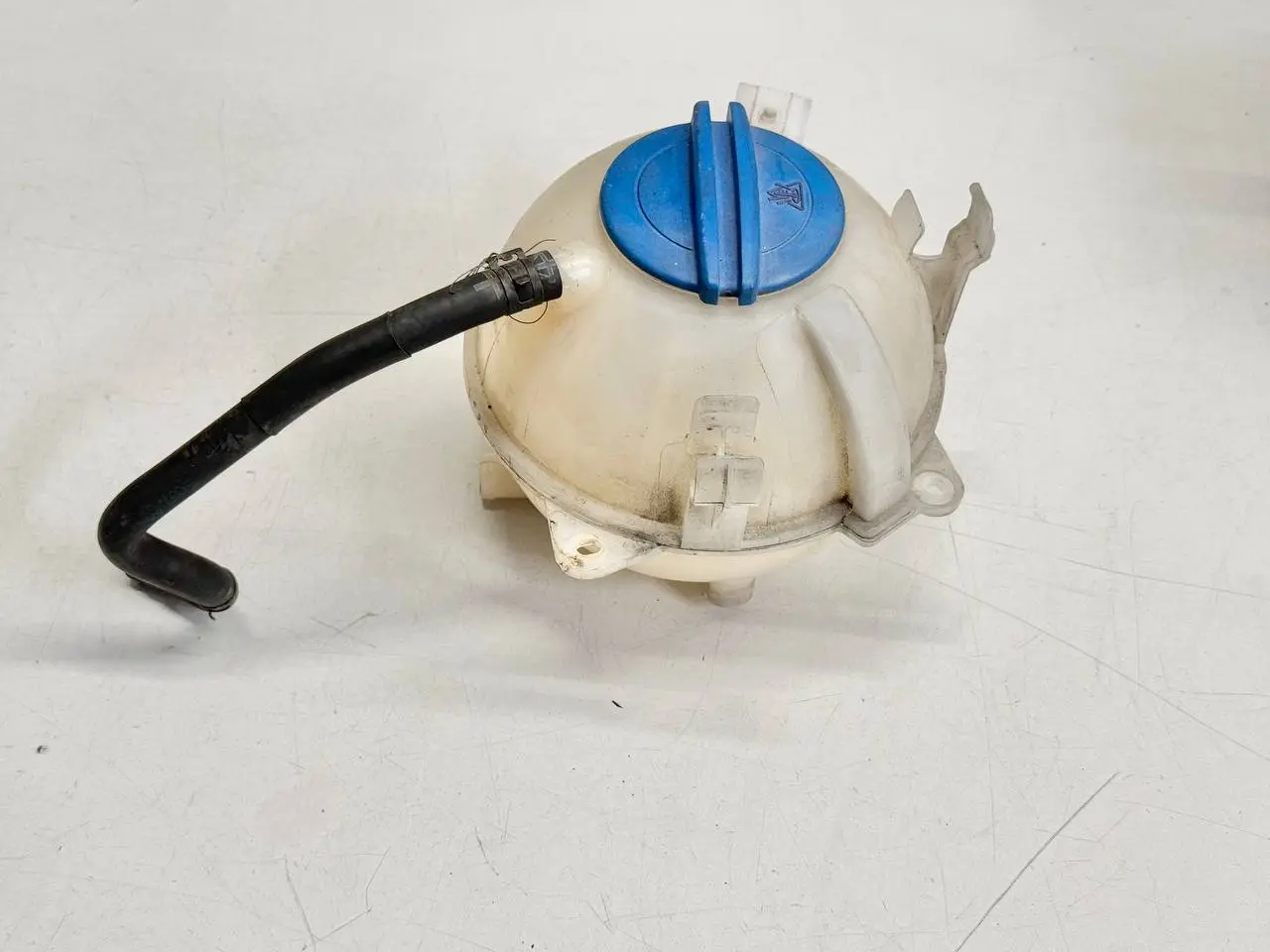 Ausgleichsbehälter Kühlwasserbehälter VW Golf Plus 2006 5M1 1,6 FSI 1K0121407A