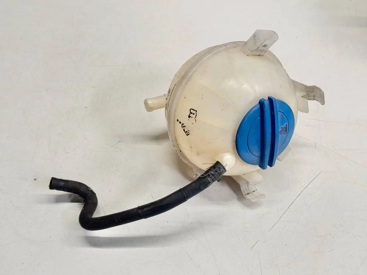 Ausgleichsbehälter Kühlwasserbehälter VW Golf Plus 2006 5M1 1,6 FSI 1K0121407A