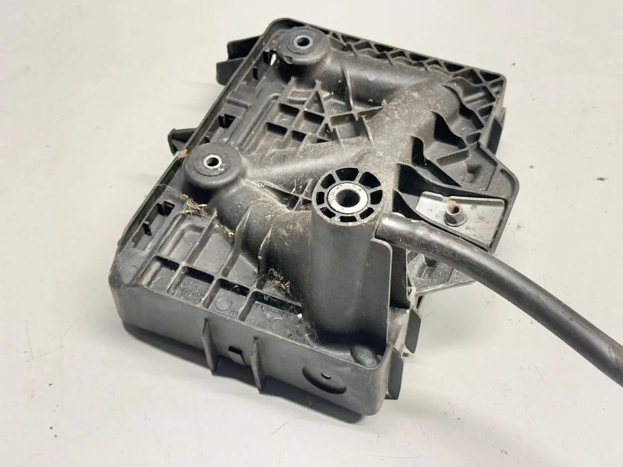Batteriekasten Batteriehalterung SKODA Roomster/Fabia 5J0 1.4 2010 5Z0915331