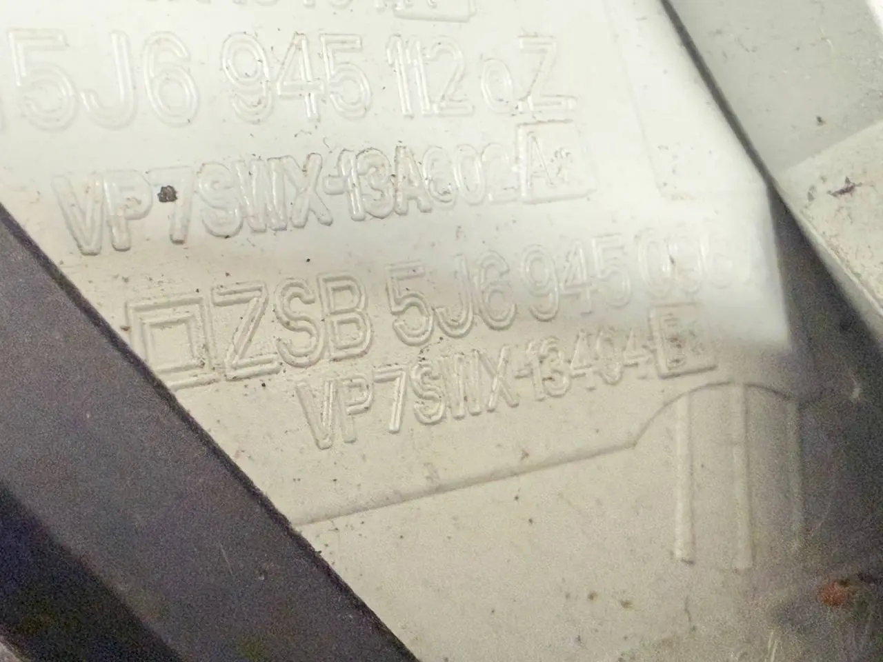 Rückleuchte Heckleuchte rechts SKODA Roomster/Fabia 5J0 1.4 2010 5J6945096