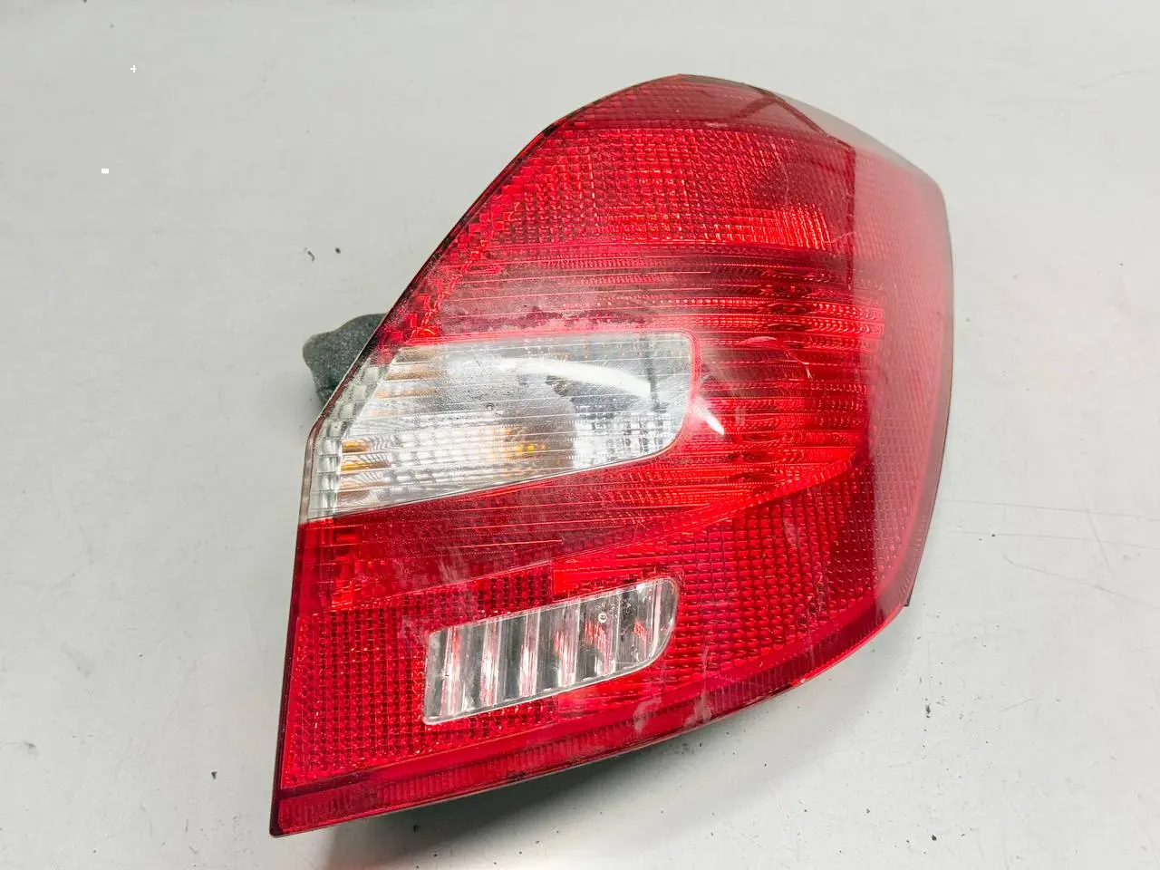 Rückleuchte Heckleuchte rechts SKODA Roomster/Fabia 5J0 1.4 2010 5J6945096