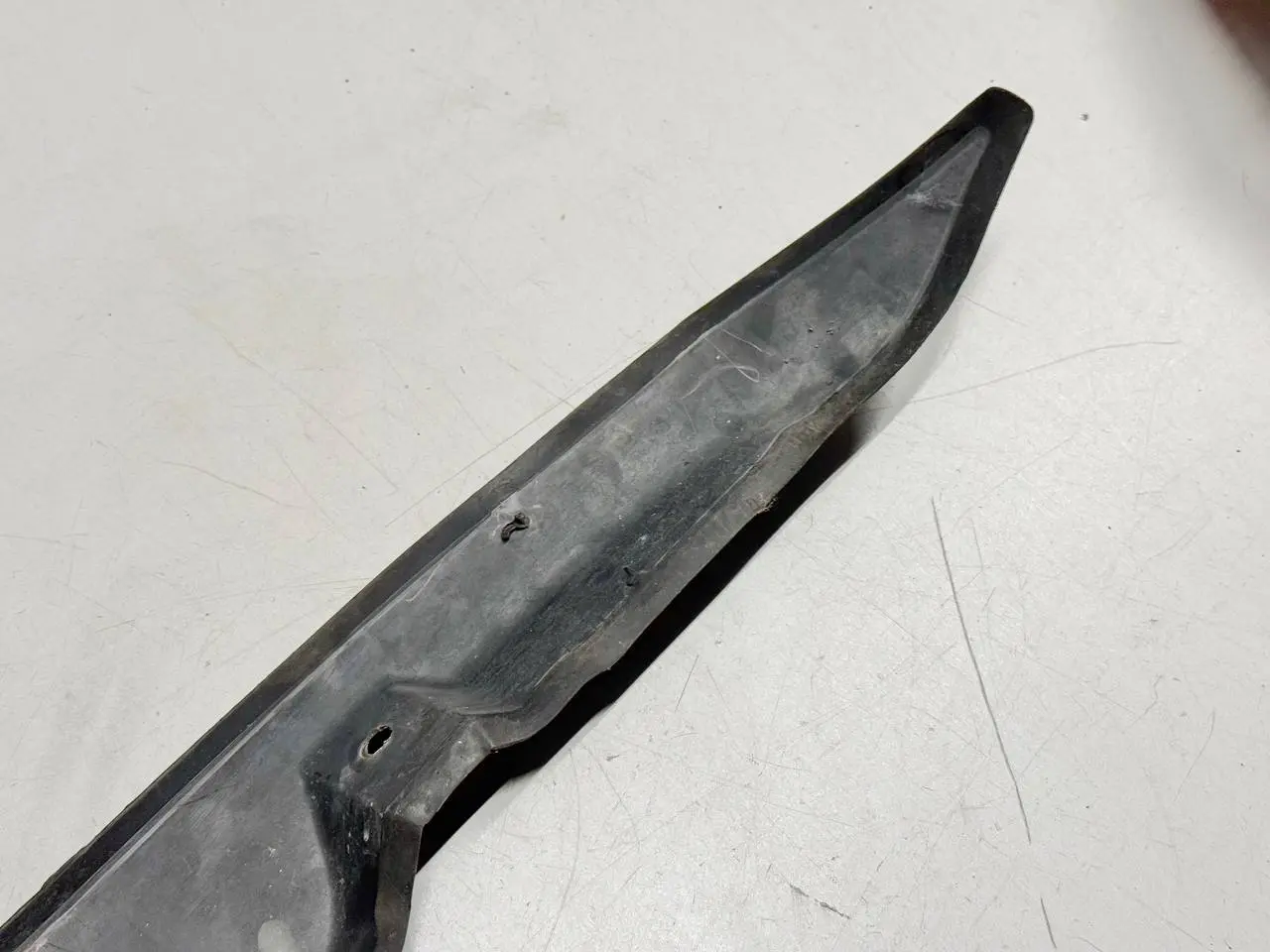 Abdeckung Kotflügelhalter Führung SKODA Roomster/Fabia 5J0 1.4 2010 5J0821111