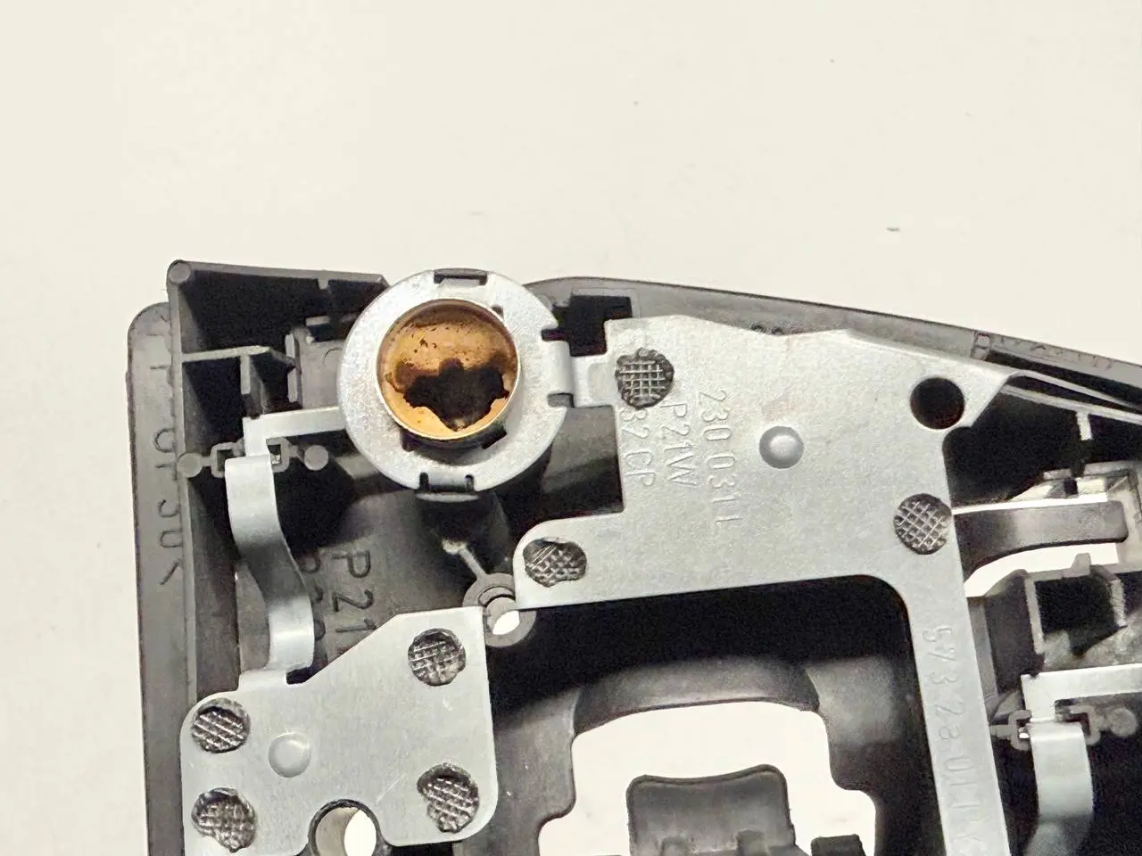 Rücklicht Glühbirne Leuchte hinten links BMW 320I E46 AV11 Limo 2004 7165953