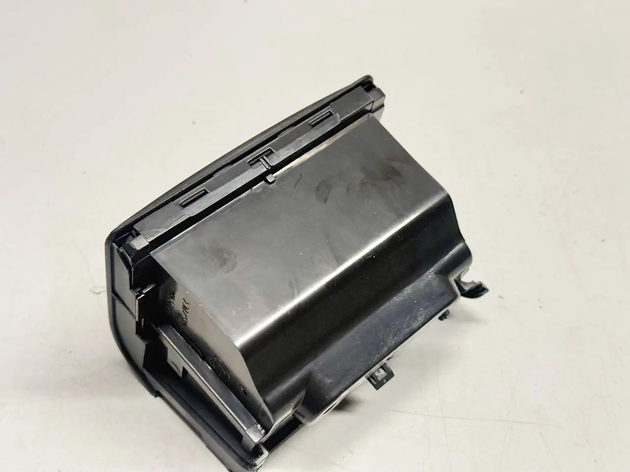 Ablagefach Mittelkonsole Fach hinten 320I BMW 320I E46 AV11 Limo 2004 8225986