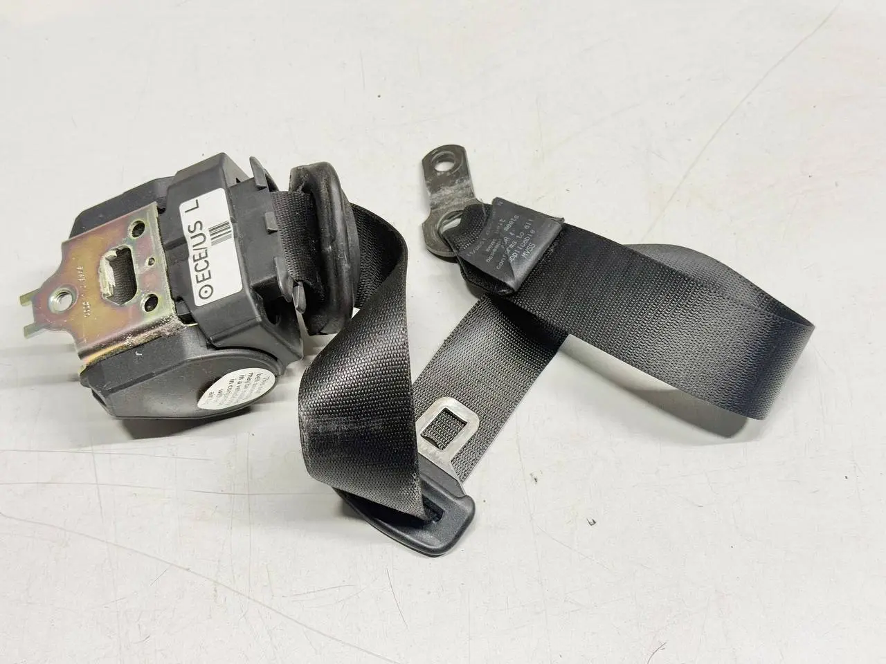 Sicherheitsgurt Anschnallgurt Gurt vorne BMW 320I E46 AV11 Limo 2004 8207955