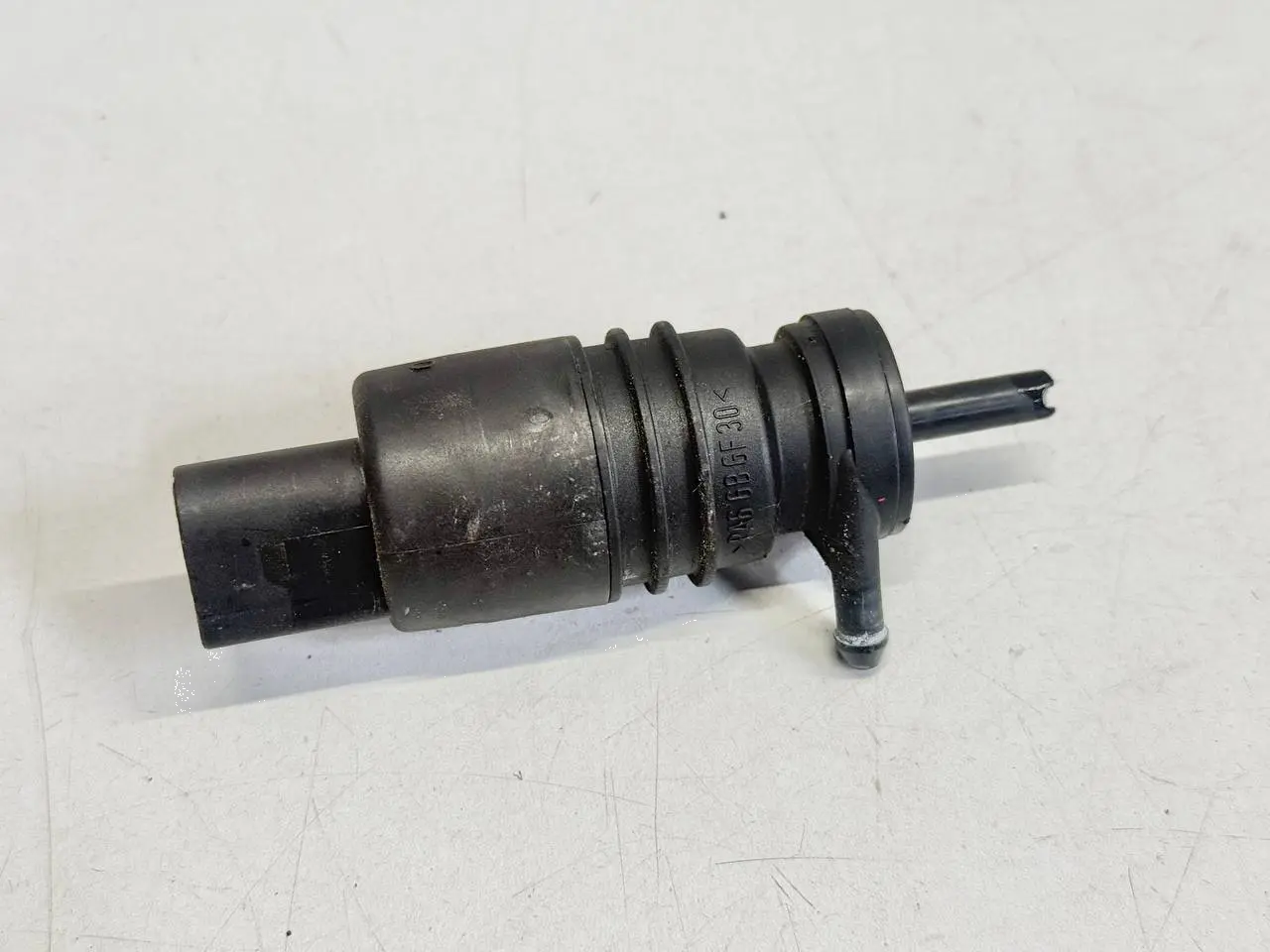 Wischwasserpumpe Scheibenreinigungspumpe BMW 320I E46 AV11 Limo 2004 8362154
